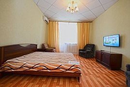 ул. Советская, 27